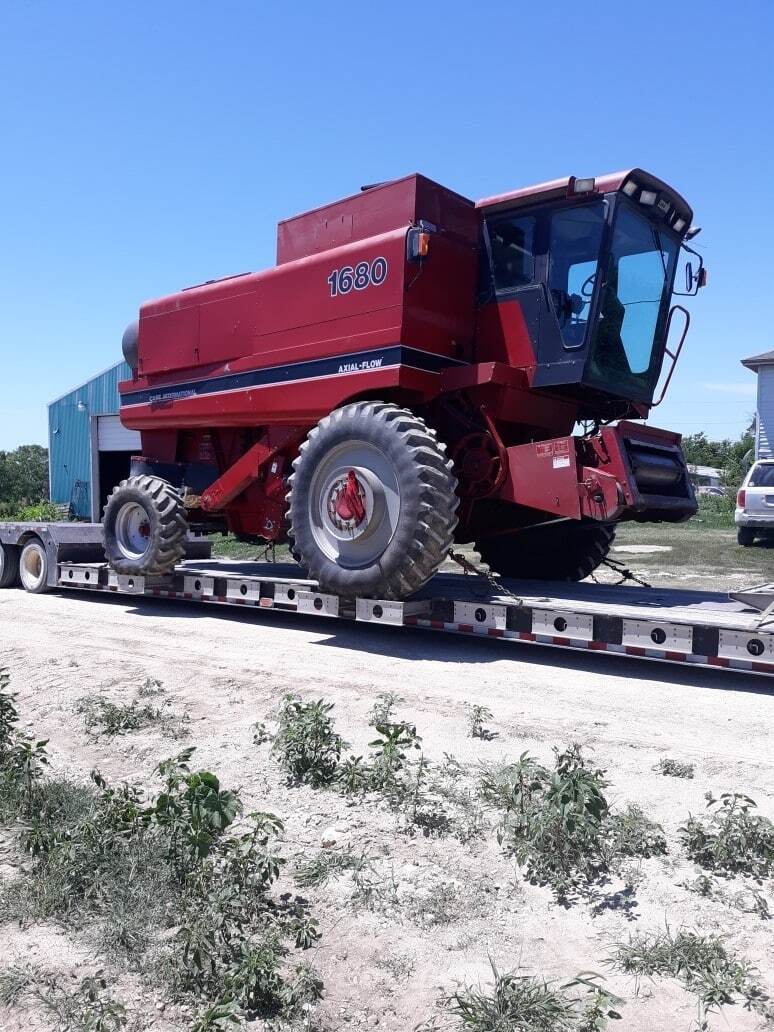 Case IH 1680 Combine