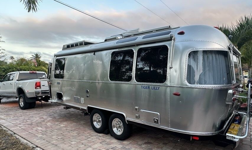 2021 Airstream Globetrotter 25 FBT RV