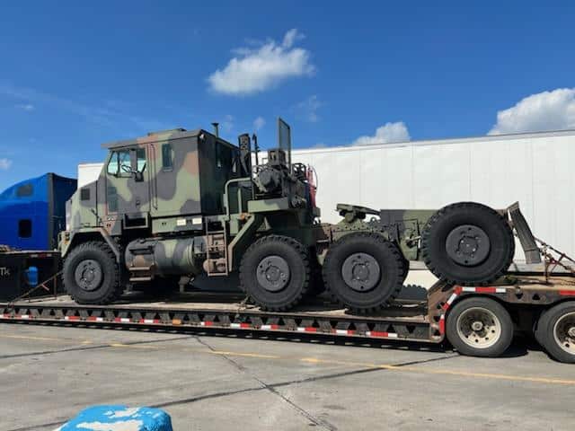 Oshkosh 1070 Truck Tractor