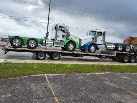(2) 2024 Kenworth T800 Day Cabs