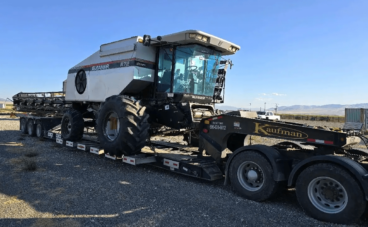 Gleaner combine and header