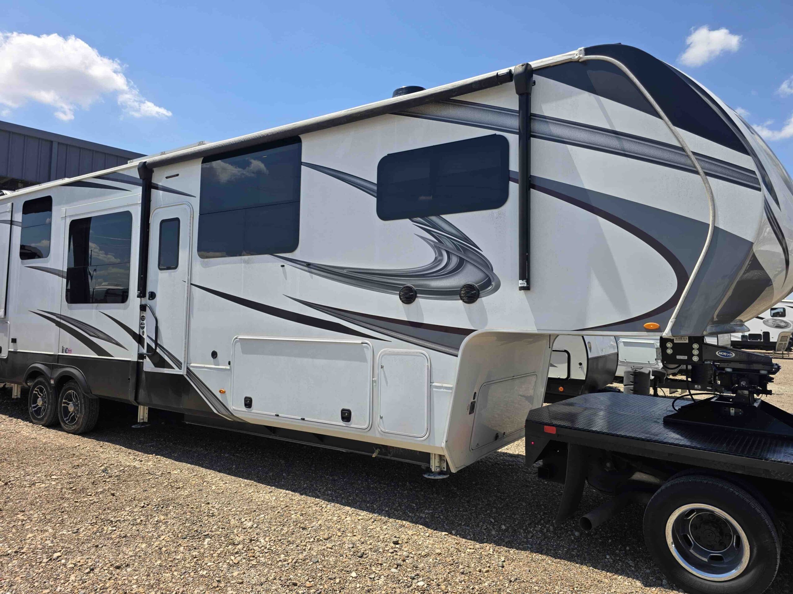 2023 Grand Design Solitude 390RK - 5th Wheel RV