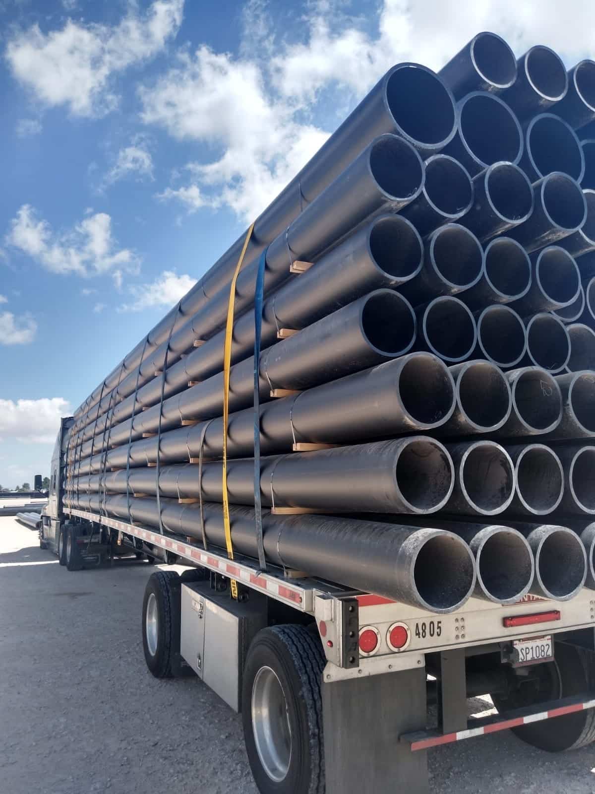 towing black pipes