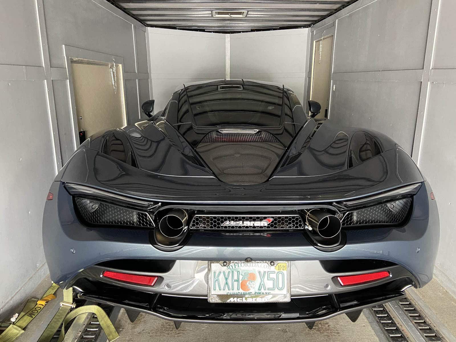 McLaren in Trailer