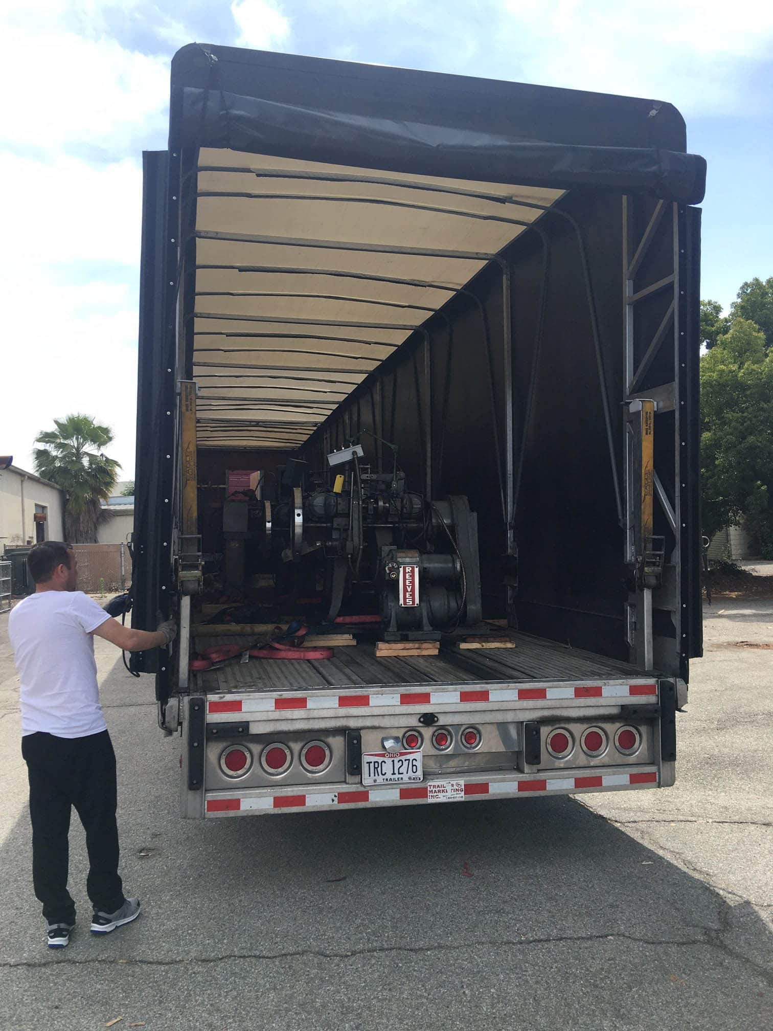 Loading Machines In Truck