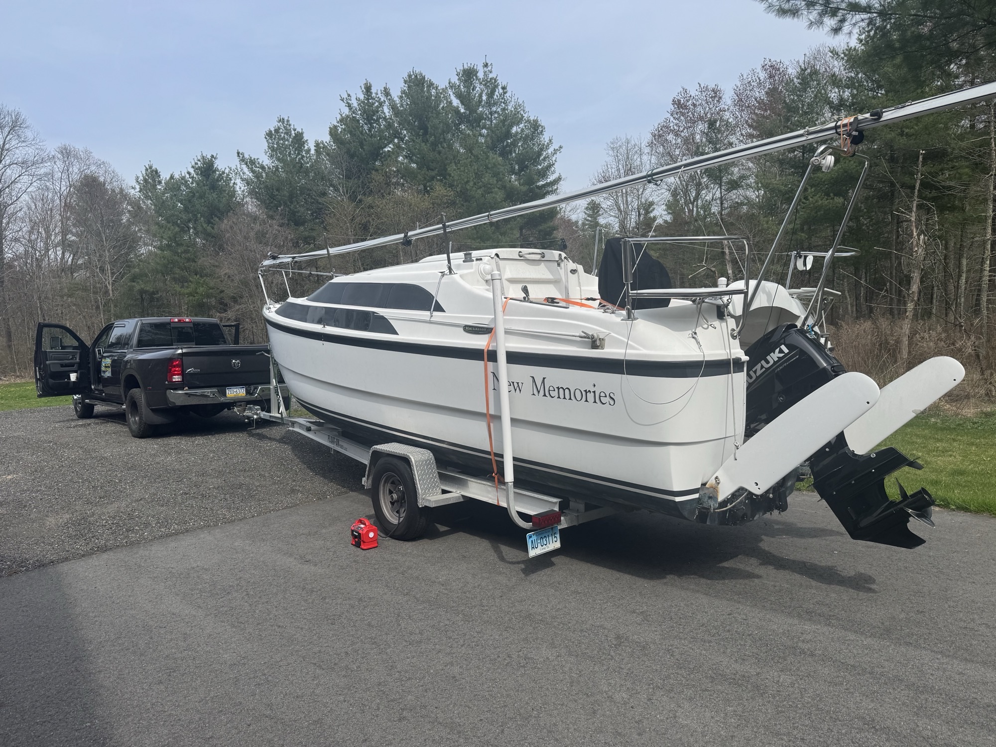 2005 MacGregor 26M Boat on Trailer