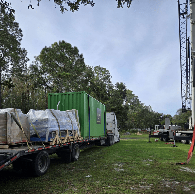 20 FT HC Container and Pallets