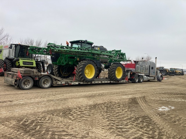 2016 John Deere R4045 Sprayer