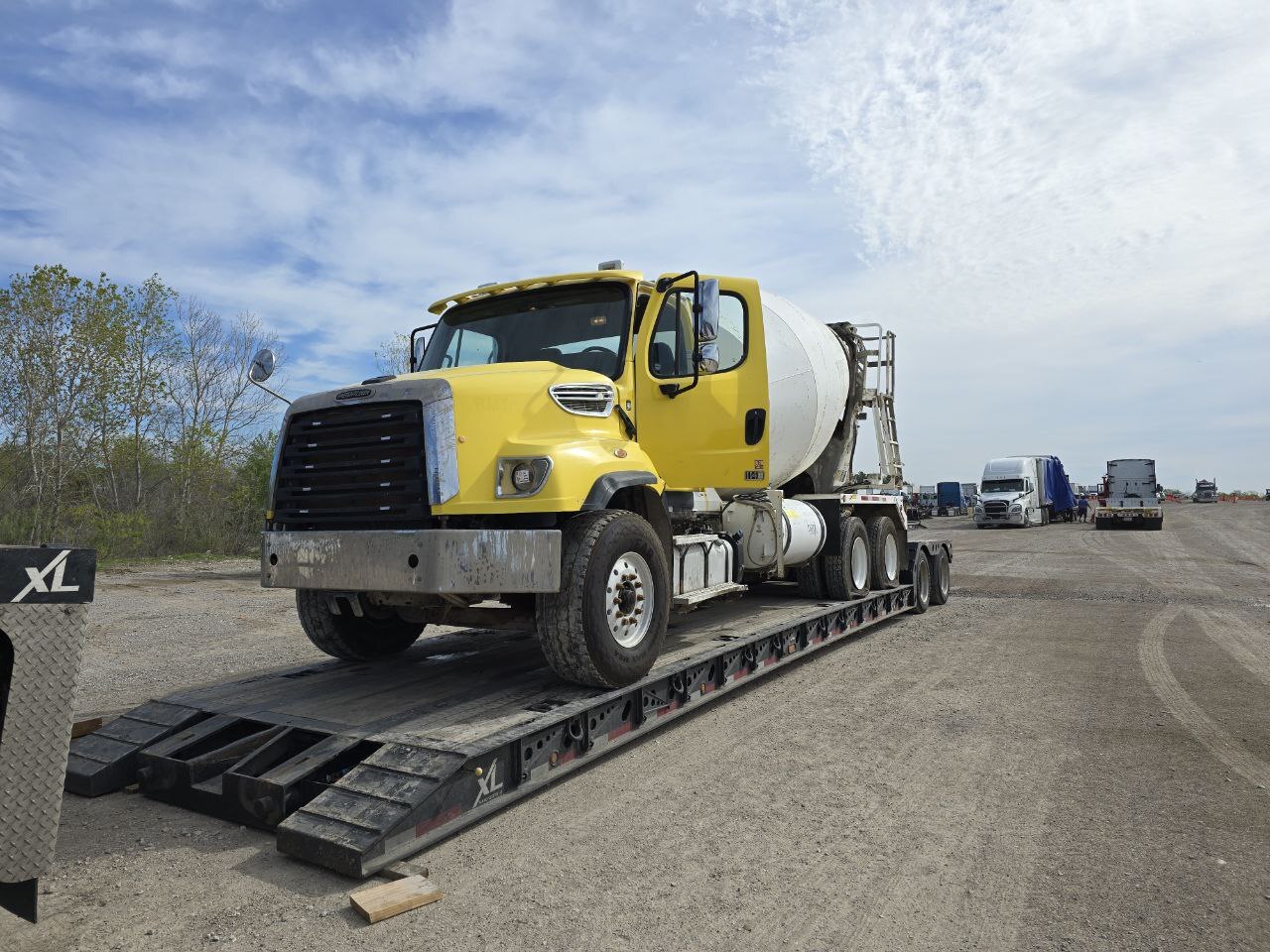 2016 Freightliner 114SD Truck